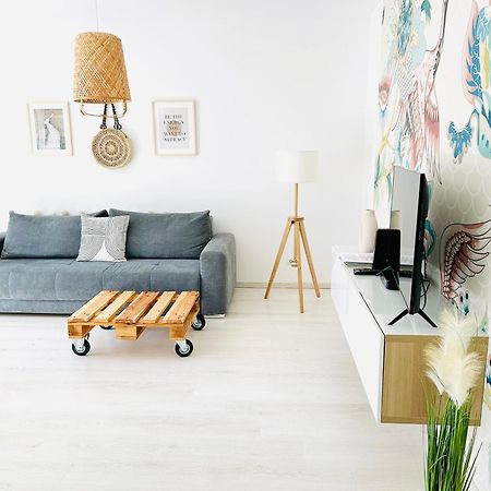Elizabeth Garden Premium Apartment ケチケメート エクステリア 写真