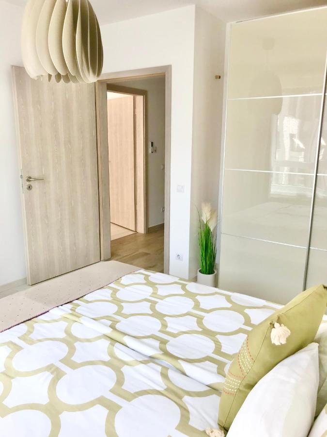 Elizabeth Garden Premium Apartment ケチケメート エクステリア 写真